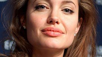 Анджелина Джоли е на мнение, че Газа се превръща в масов гроб