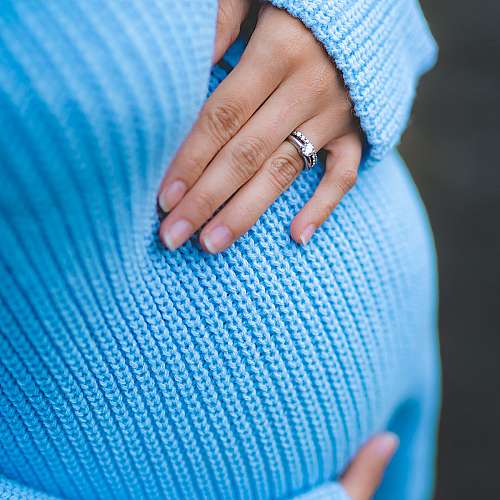 По-висок риск от Covid-19 за бременните  жени и за новородените от очаквания