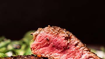 Червените и преработените меса повишават риска от сърдечни заболявания