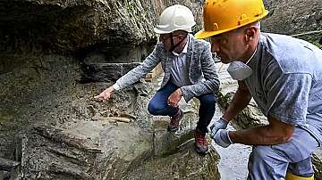 Археолози откриха човешки скелет под вулканична скала в древноримския Херкулан