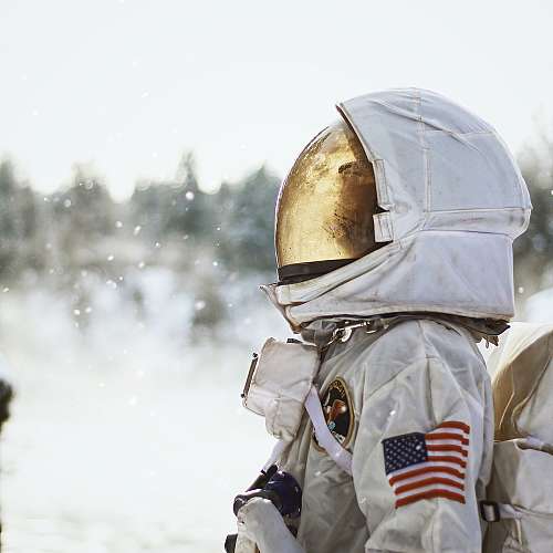 Дъщерята на първия американски  астронавт ще полети  до космоса с &quot;Блу ориджин&quot;