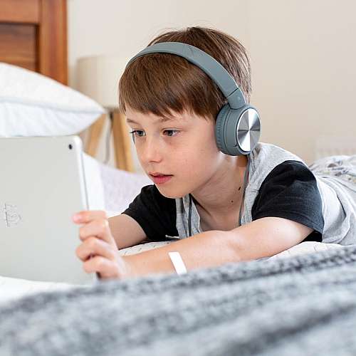 Деца, които са пристрастени към използване на технологии, са по-застрашени от психоза