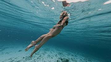 Плуването в студена вода - нов естествен лек за менопаузата