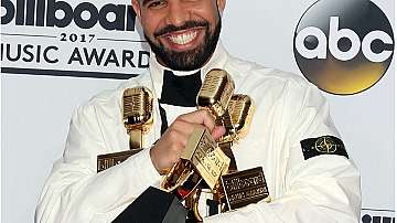 Рапърът Дрейк се оттегли  от номинациите за награди &quot;Грами&quot;