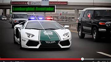 Вижте с какви автомобили се движат дубайските полицаи (видео)