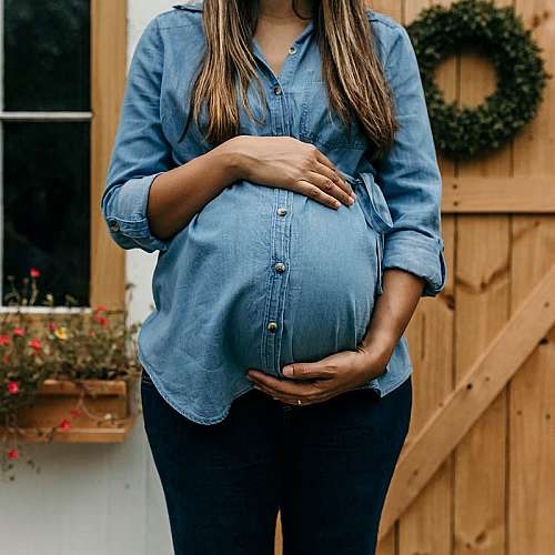 Ваксинацията срещу Ковид-19 по време на бременността не е свързана с усложнения 