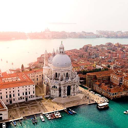 Венеция увеличава таксата за туристи през 202