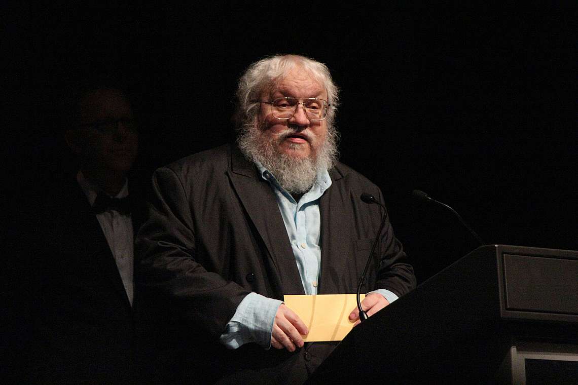Джордж Р. Р. Мартин на церемонията на наградата „Хюго“ през 2010 г.