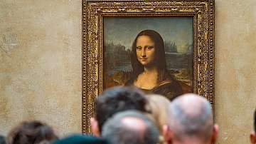 Екоактивист хвърли парче торта по „Мона Лиза“ в  Лувъра