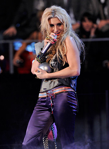 Kesha MTV EMA 2010
