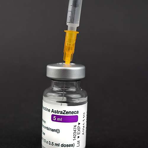 Бустерна доза от &quot;АстраЗенека&quot; засилва имунния отговор срещу Омикрон