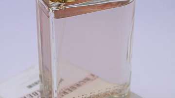 Burberry Hero Eau De Parfum - ухание, базирано на топлата чувственост на три вида кедър