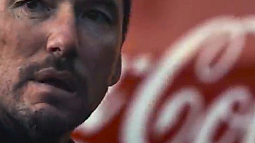 Трогваща сърцето коледна реклама на Кока-Кола