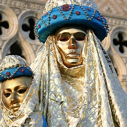 Италия отново е в плен на Венецианския карнавал