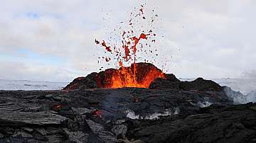 Пробуден исландски вулкан е обявен за продажба