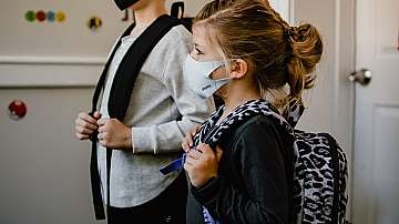 Няма научни доказателства, че носенето на маски вреди на здравето на децата
