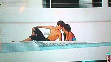 Селена Гомес и Джъстин Бийбър се целуват на Карибите (снимки)