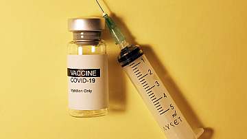 От четвърта доза ваксина срещу Ковид-19 има малка полза срещу варианта Омикрон